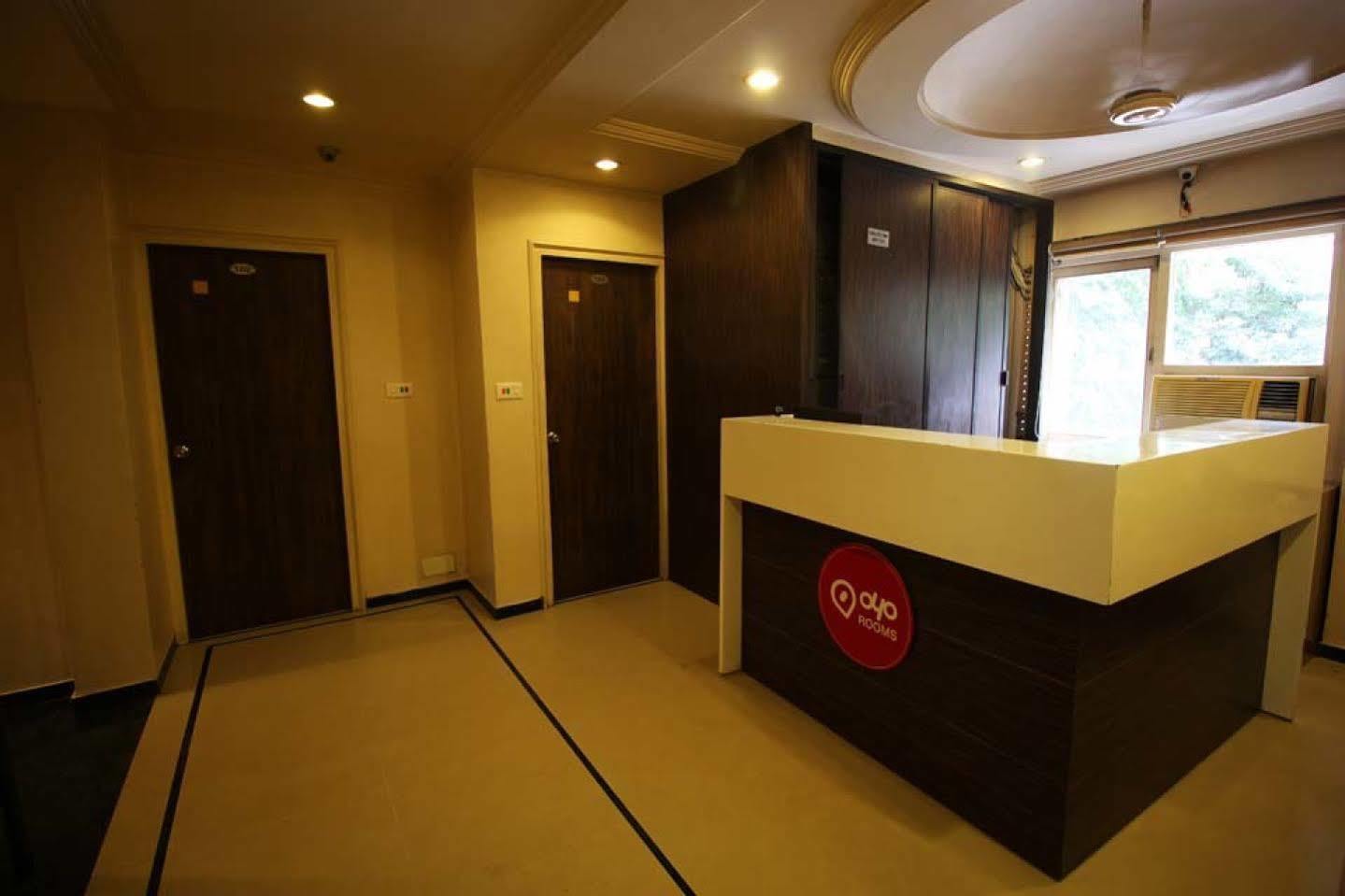 Hotel Dudawat Ахмедабад Екстериор снимка